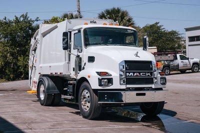 2025 MACK MD7 Base