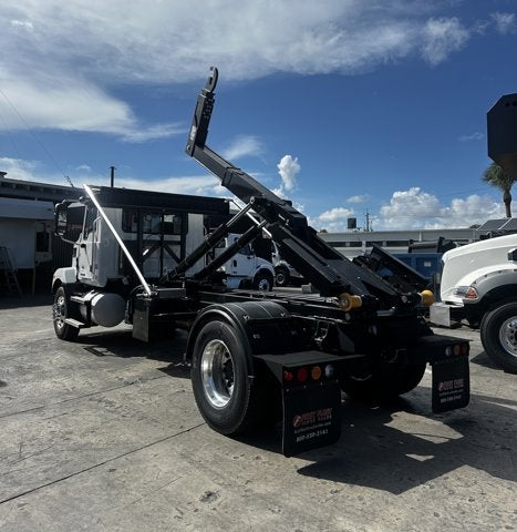 2025 Mack MD7 Hookflift