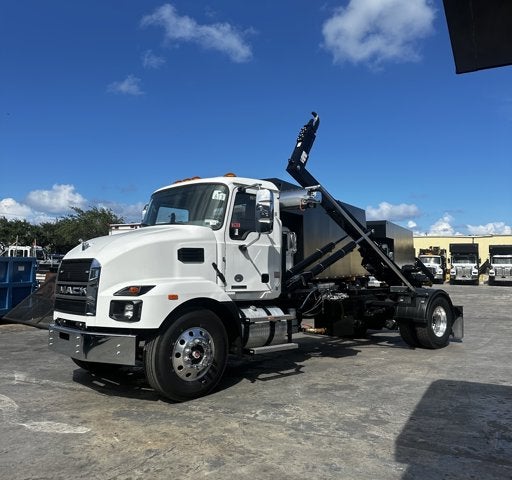 2025 Mack MD7 Hookflift