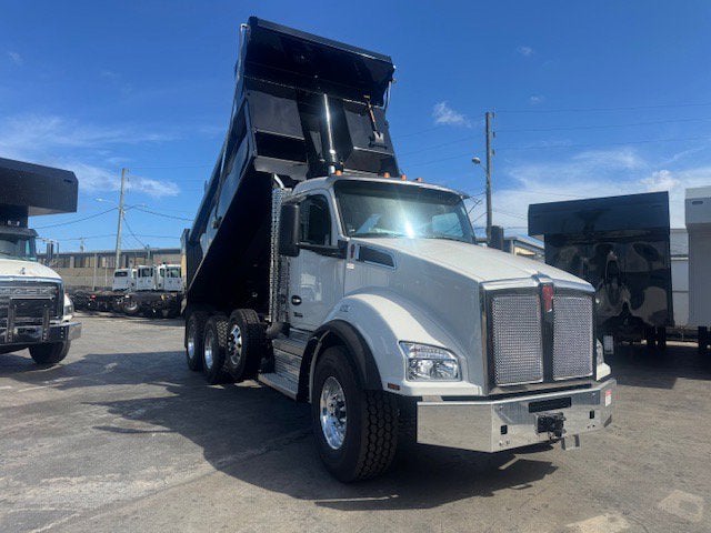 2025 Kenworth T880 Dump Truck
