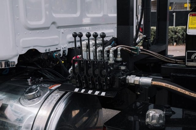 2026 WESTERN STAR 47X ROLLOFF